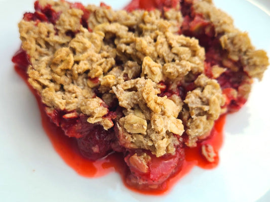 How to Make an Easy, Delicious Strawberry Rhubarb Crumble