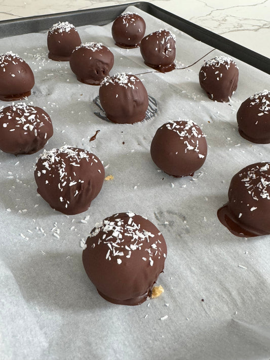 Tropical Mango-Cashew Milk / Zero Waste Energy Balls