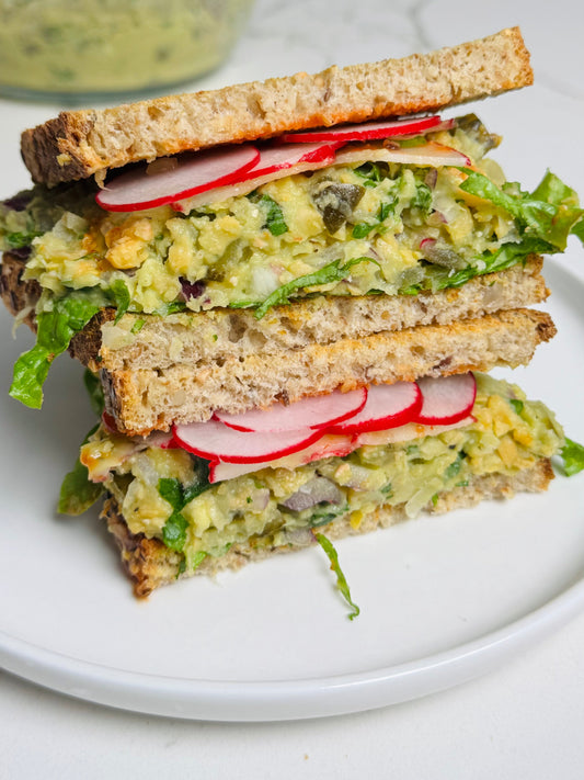 Avocado Chickpea Salad Sandwich (No Mayo, Ready in 7 Minutes)