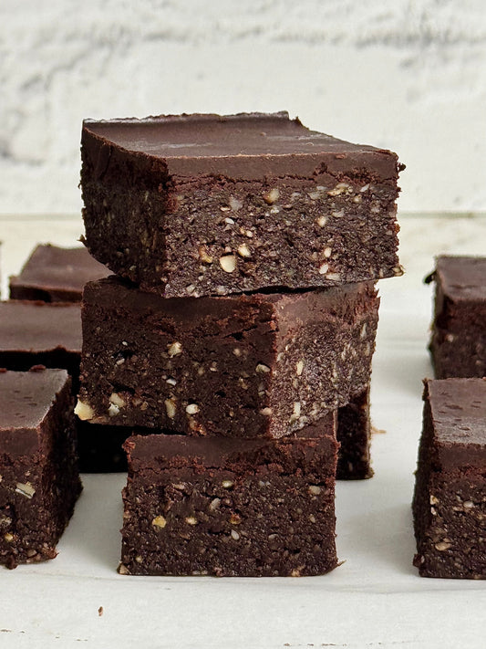 Healthy No-Bake Brownie Bars (10-Minute Recipe)