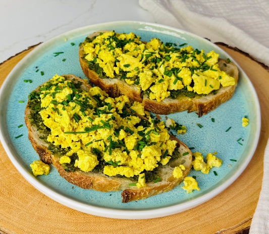 Vegan Scrambled Tofu Recipe (Creamy, Easy & Egg-Like)